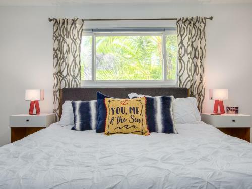 Modern Pura Vida By Oranj Palm