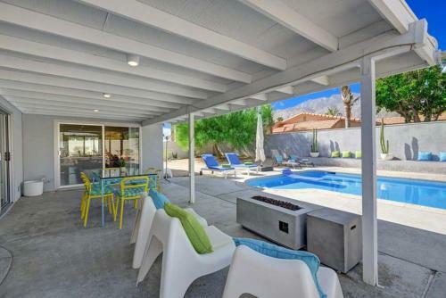 Rubys Retreat By Oranj Palm