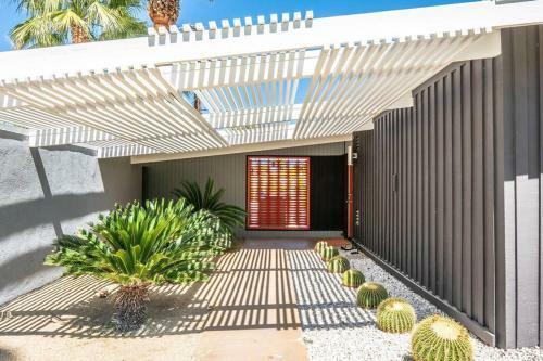 Villa Carriage House