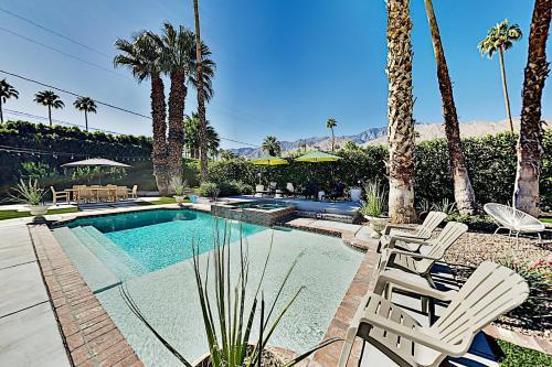 Tahquitz Getaway - Private Pool & Outdoor Kitchen Home