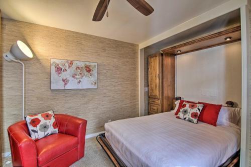 Modern Palm Springs Townhome - Steps To Pool!