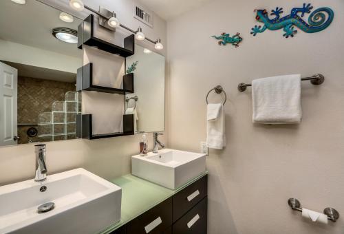 Apartamento Hidden Oasis Condo With Shared Outdoor Pool - Weekly Rental Only Condo
