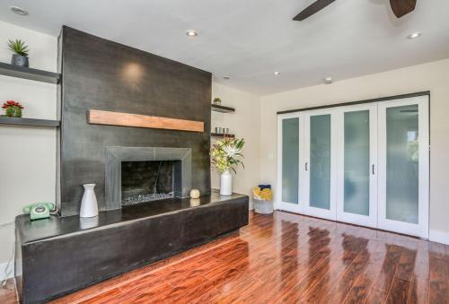 Tahquitz Modern Oasis