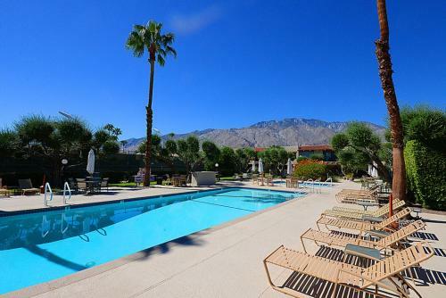 Ranch Club Getaway By Oranj Palm