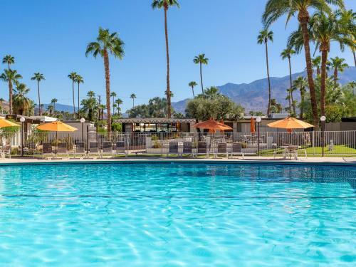 Mid Mod Pad At The Ocotillo Lodge