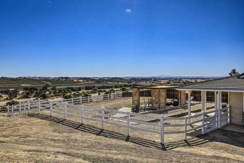 Paso Robles Cottage With Patio Overlooking Vineyards!