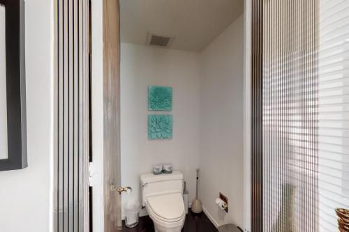 Modern Luxury At Tamarisk