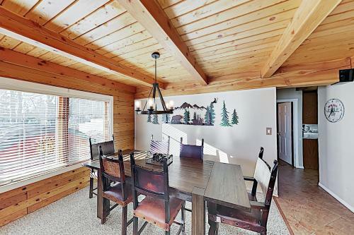Expansive Haven With Fireplaces & Epic Game Room Home