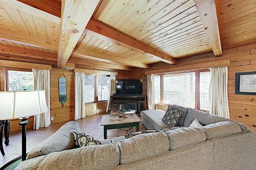 Expansive Haven With Fireplaces & Epic Game Room Home