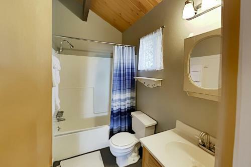 Running Springs Cabin - Ac, Smart Tvs & Fireplace Home