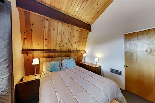 Running Springs Cabin - Ac, Smart Tvs & Fireplace Home