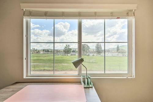 Central Riverside Home With Grill, 12 Mi To Ucr