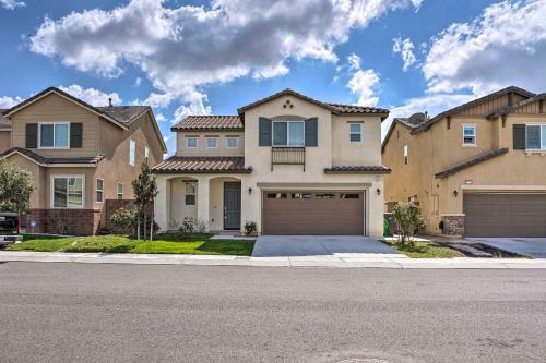 Central Riverside Home With Grill, 12 Mi To Ucr