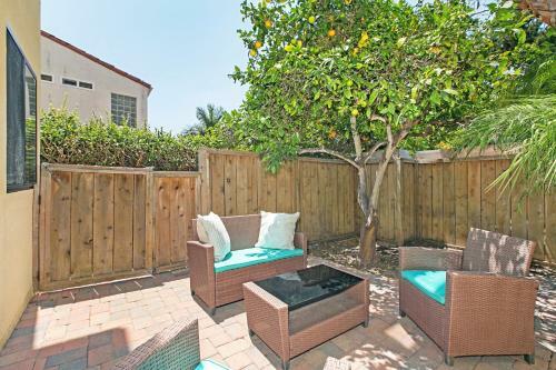 Walk To Beach! Ocean-view Dream With Rooftop Deck Home