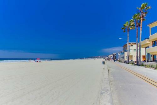 1 House To Beach, Ocean Views, 3 Levels Plus Sky Deck