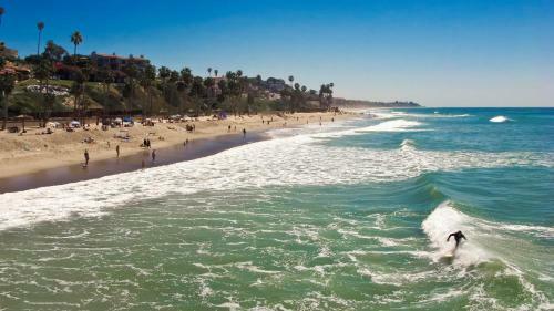 Panoramic Ocean Views - 15-minute Walk To Beach Condo