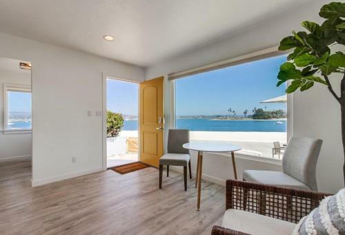 Bay Front, Exclusive Water View Patio, AC