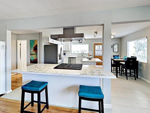 Contemporary Home Home