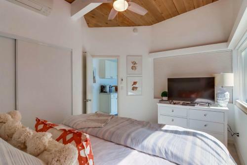 5 Waterfront Units, Ac, 4 View Patios