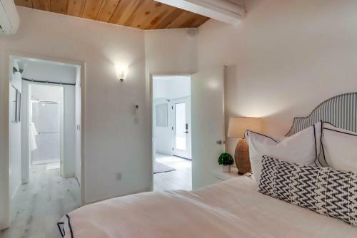5 Waterfront Units, Ac, 4 View Patios