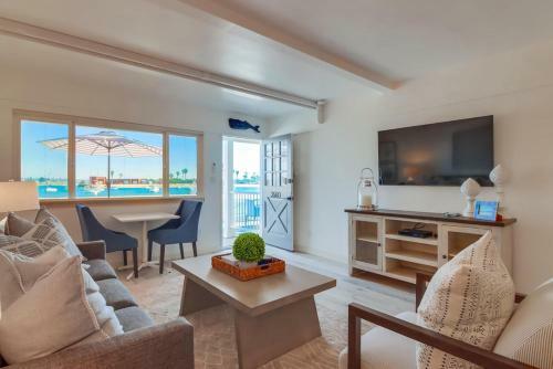 5 Waterfront Units, Ac, 4 View Patios