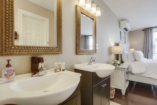 2 Sidexside Townhomes, 4 Patios, Ac, Multi Level