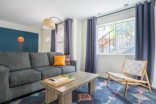Wanderjaunt - Pacific Beach Townhomes