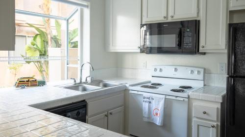 Wanderjaunt - Pacific Beach Townhomes