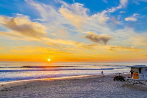 2 Levels, Ocean Front, Ac, Exclusive View Balcony
