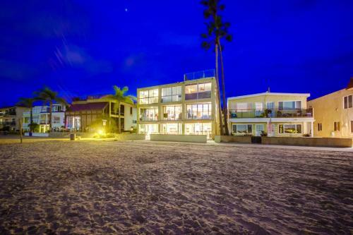 55' Water Front, Exclusive Ground Level Patio, AC