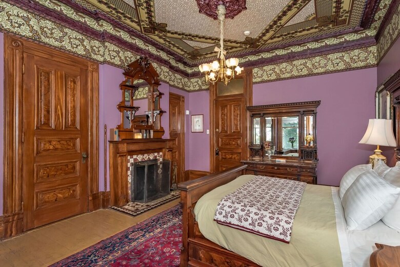 Chateau Tivoli Bed And Breakfast