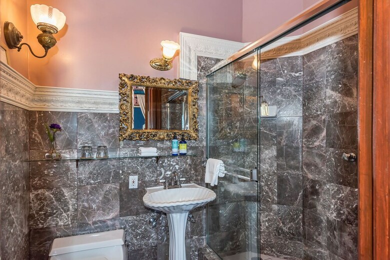 Chateau Tivoli Bed And Breakfast