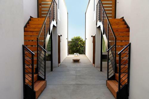 Avalon IV By Avantstay