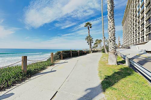 Apartamento New Listing! Oceanfront Pacific Beach Condo Condo