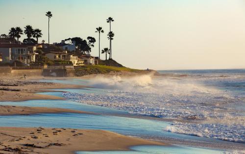 Apartamento New Listing! Oceanfront Pacific Beach Condo Condo