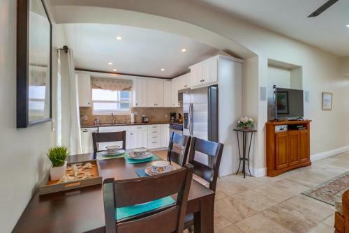 Steps To Ocean, Ac, 3 Parking, Dogs Ok