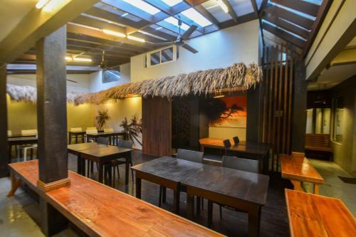 Island Nook Hotel