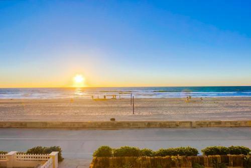 2 Levels Of Ocean Front, Oversized Patio, AC