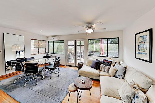 Canyon-view Home - Serene Deck & Grill Home