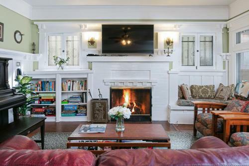 Corona Del Mar Home Home