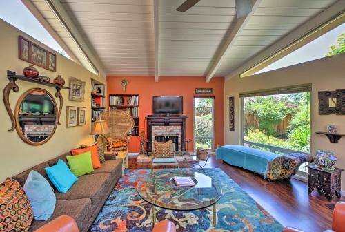 Converted Barn In Sebastopol With Private Patio!