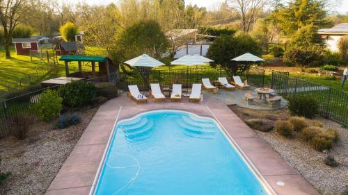 Mockingjay - Peaceful Ranch Home W Sauna, Spa & Pool