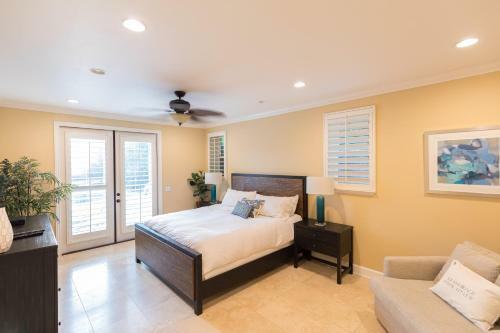 Custom Craftsman Home With Lagoon Pool & Spa Home