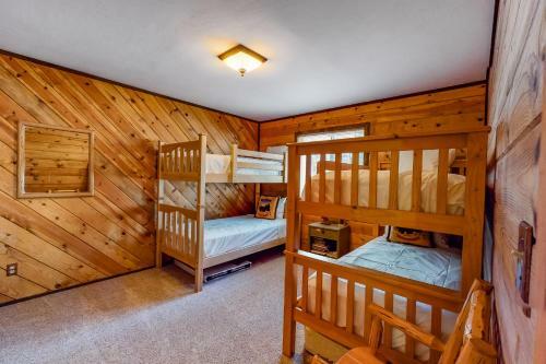 Hillside Creek Cabin