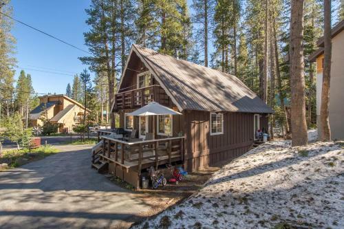 Alpenglow Lake House