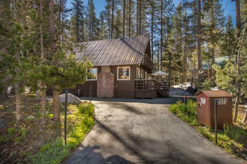 Alpenglow Lake House