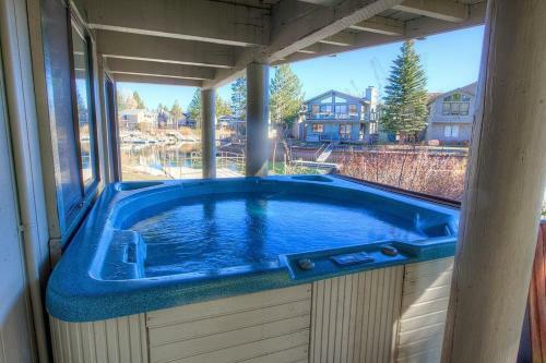 Evergreen Escape By Lake Tahoe Accommodations