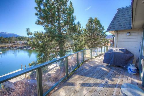 Evergreen Escape By Lake Tahoe Accommodations