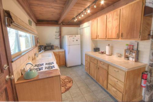 Tahoe Chalet By Lake Tahoe Accommodations