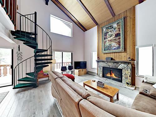 Peaceful Timber Home Home